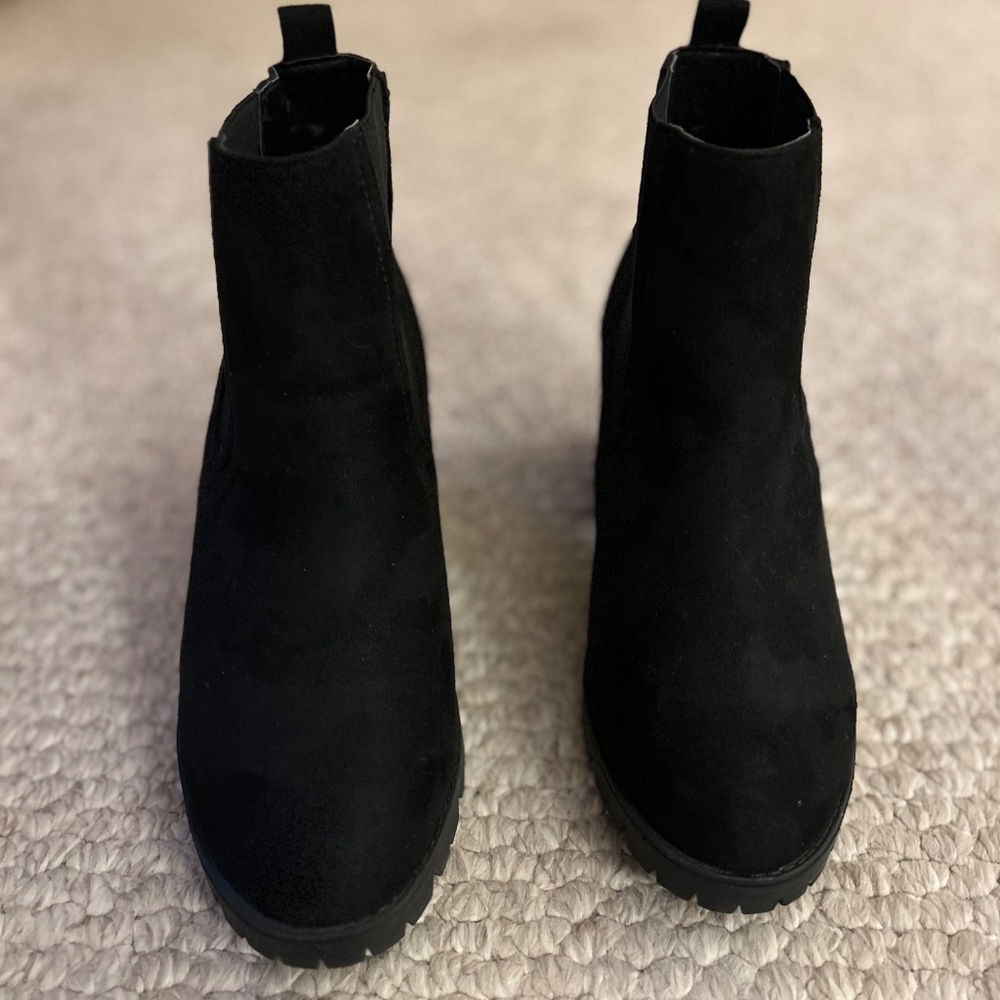 TOPSHOP Chunky sole faux suede ankle boots